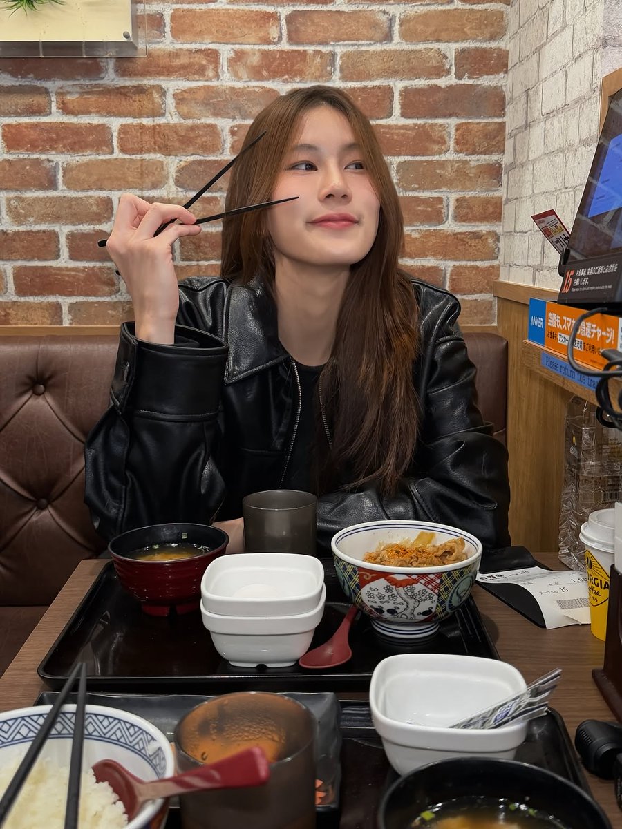 _bubblebbb's tweet photo. คิดเหมือนชั้นมั้ย บี1 😊🥰

#อันดาลูกแก้ว
#AndaLookkaew https://t.co/TgtzCi7iTg