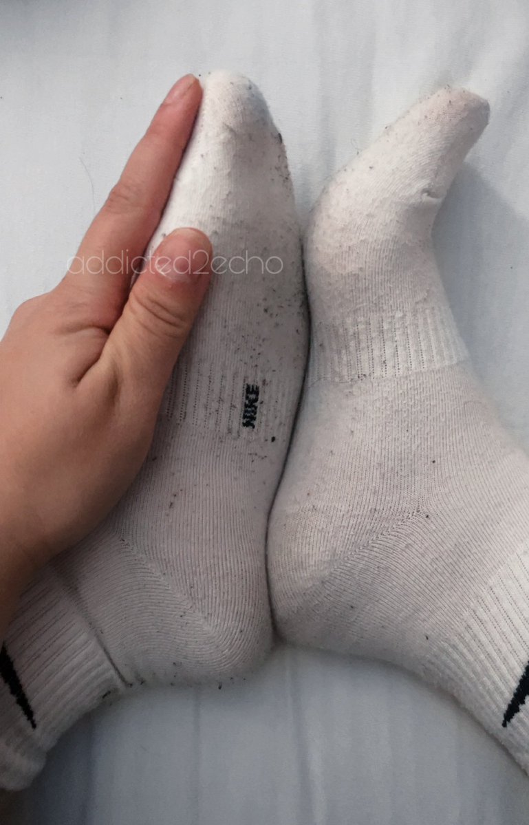 addicted2echo's tweet photo. pretty face + used white socks is a lethal combination; a weak finsub like you can’t stand a chance. ~ https://t.co/TlW9TaAcfY