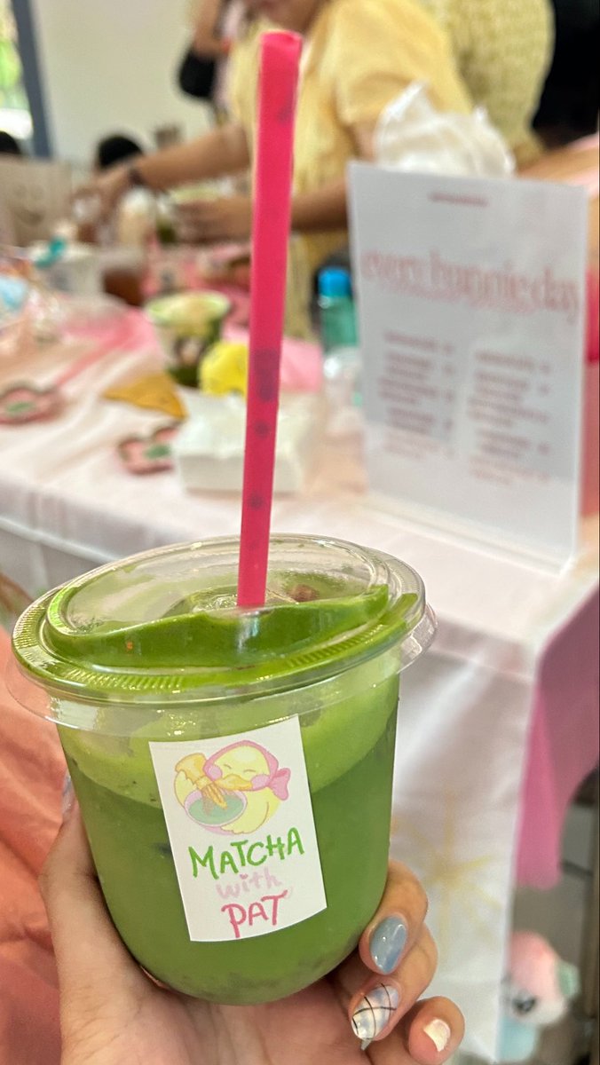 kaibbage's tweet photo. love at first sip ang turon crumble matcha ng @matchawithpat perfect sweetness and combination 🤤😻 

kahit yung matcha oat latte, nakitikim kay @1004hanniehae_, angat na angat yung lasa ng matcha 🫶 salamuch ate @daikiparfait sa reco hihi

see you po again on oct 10 🤭 https://t.co/3qIta5FzT6