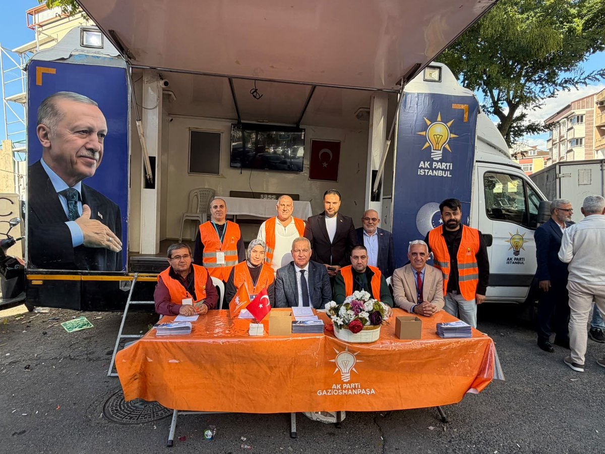 ismailerguness's tweet photo. Karadeniz Mahallesi teşkilatımızca, Pazar Pazarı girişinde kurduğumuz AK Nokta’da, AK Parti ailemize katılmak isteyen kıymetli komşularımızla bir araya geldik.

Üye standında özveriyle emek veren tüm yol arkadaşlarımızdan Allah razı olsun. https://t.co/8ffqWPlDJO