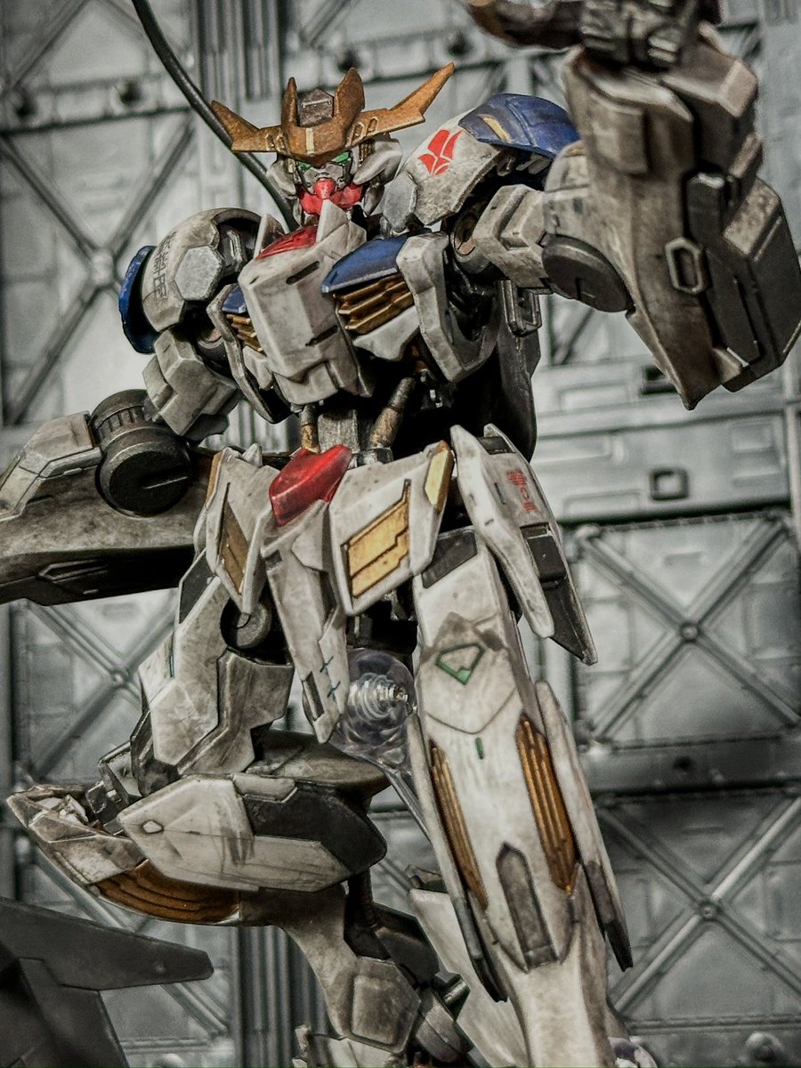0njtv's tweet photo. HG ガンダム・バルバトスルプスレクス完成！

部分塗装からウェザリングまで、白い機体の汚しを意識して仕上げました。
ルプスレクスはやっぱりこの荒々しい感じが似合う。

次はいよいよ初のMGSDへ！

#ガンプラ
#鉄血のオルフェンズ
#バルバトスルプスレクス https://t.co/I2L6uFdKOH