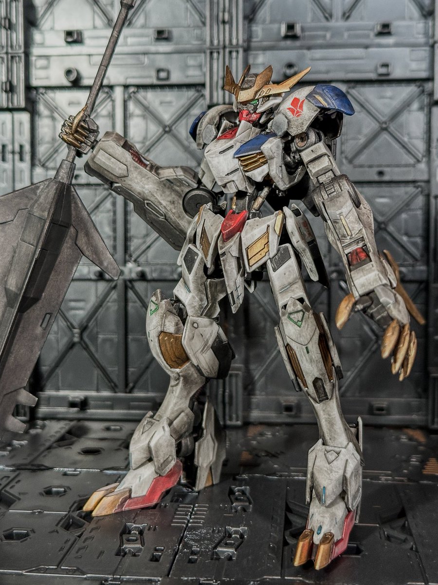 0njtv's tweet photo. HG ガンダム・バルバトスルプスレクス完成！

部分塗装からウェザリングまで、白い機体の汚しを意識して仕上げました。
ルプスレクスはやっぱりこの荒々しい感じが似合う。

次はいよいよ初のMGSDへ！

#ガンプラ
#鉄血のオルフェンズ
#バルバトスルプスレクス https://t.co/I2L6uFdKOH