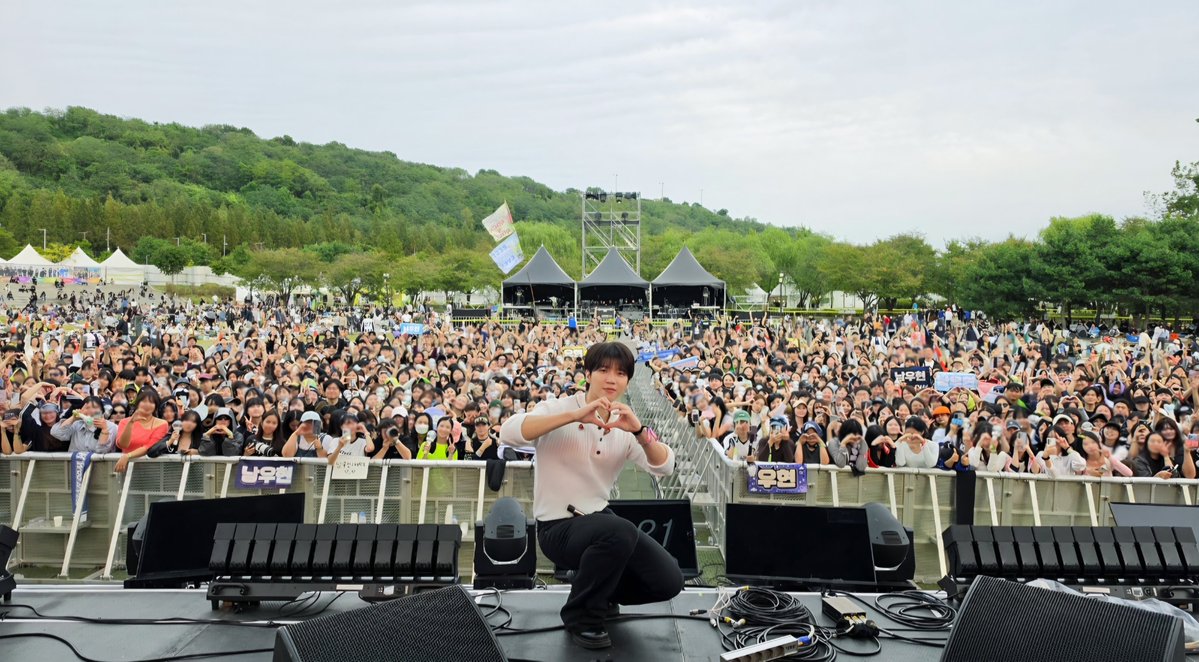 Lucky_Jua's tweet photo. 내 삶이다. 내 행복이다.

영원한 규지지
영원한 인스피릿이자 새싹이자 시민이다

이렇게까지 행복할 수가 있나?
곧 이라는 성규, 지키는 남자이니 곧 만나
내 멍뭉이는 식목일에서 만나, 

막콘만 갈까 고민한 내가 바보였다.
올콘으로 만나 https://t.co/WSqrlonYbY