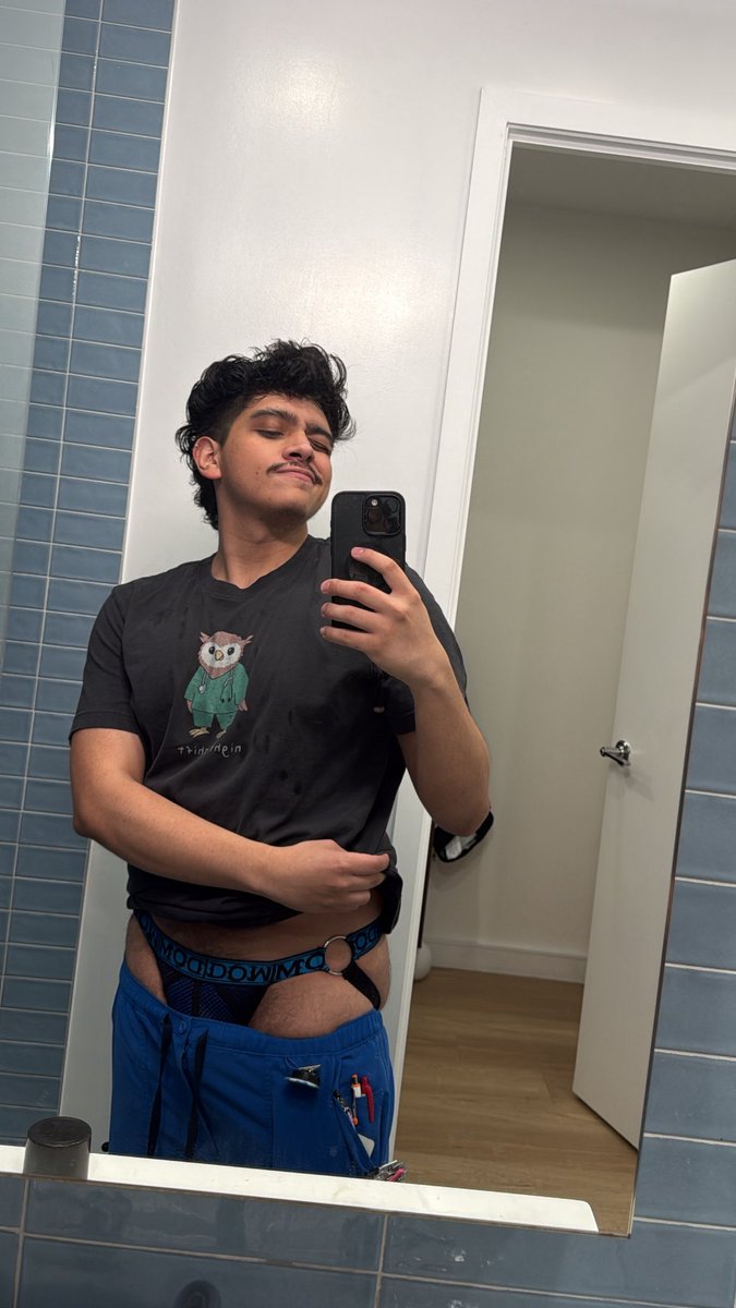 AlecBanes's tweet photo. Underwear party https://t.co/HKWpwp1sgB