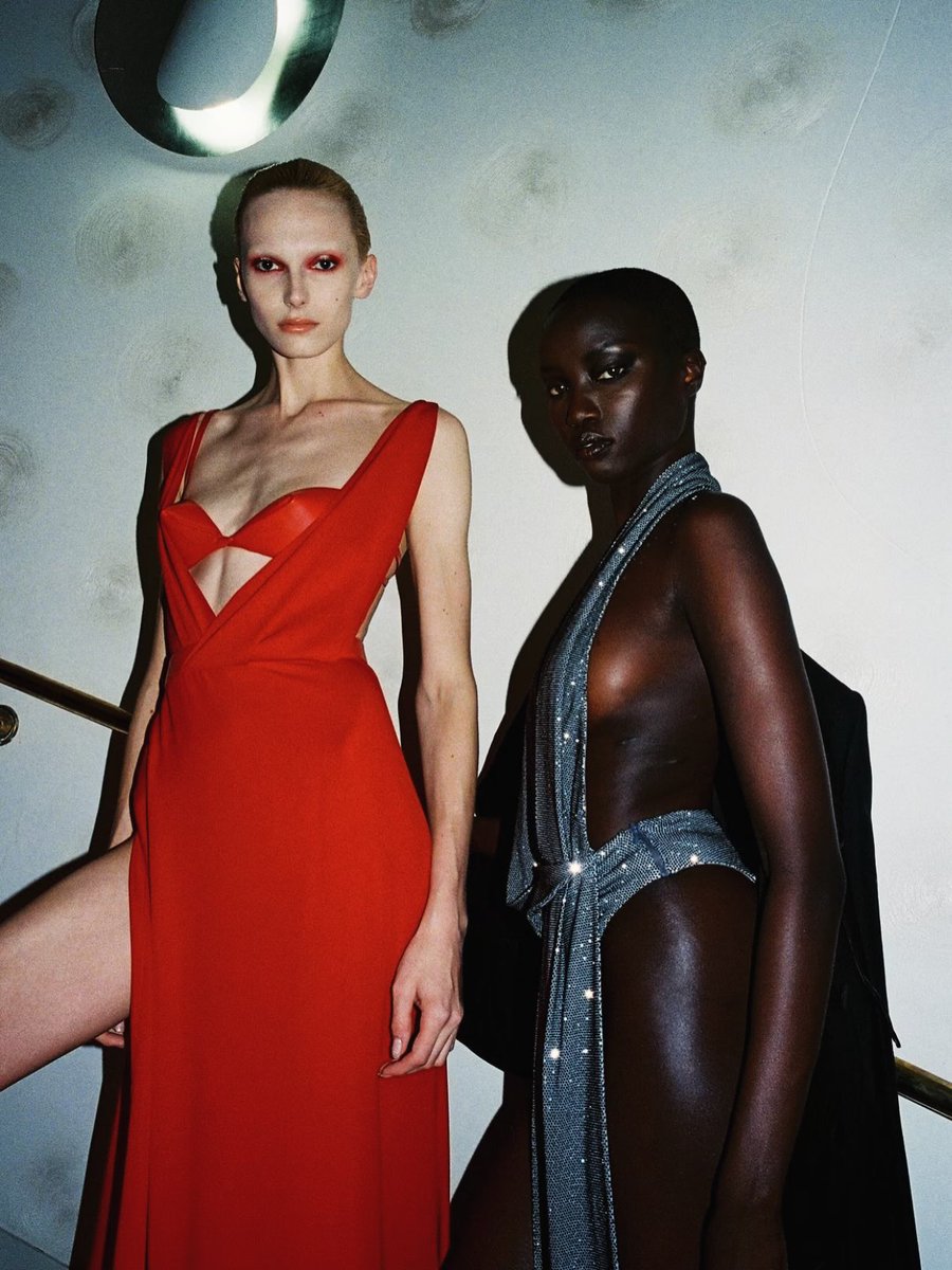 Alexconsanistan's tweet photo. Alex Consani walks for Tom Ford Spring/Summer 2027 #runwaymodels #alexconsani https://t.co/rv3f2OT2gT