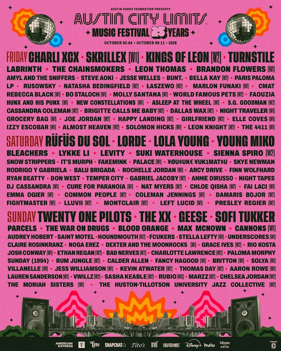 TOPUPDATERS's tweet photo. Tonight, @twentyonepilots headline the weekend 1 of Austin City Limits festival! Their set will be livestreamed with slight delay at 8:45 pm ET on Disney+ and Hulu! https://t.co/D9ugmCphpD
