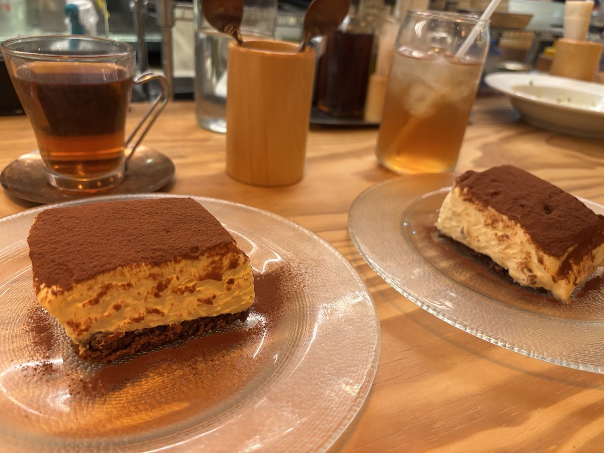 youkan_uma's tweet photo. しゃこさんとアフター行きましたよ〜、まち、おたおめでケーキ食べました😊💕💕✨イベントもめちゃ楽しかった、会いたい人に会えたので大変満足…☺️💕💕皆さんありがとうね…🙏✨✨ https://t.co/A9GuEAizVe