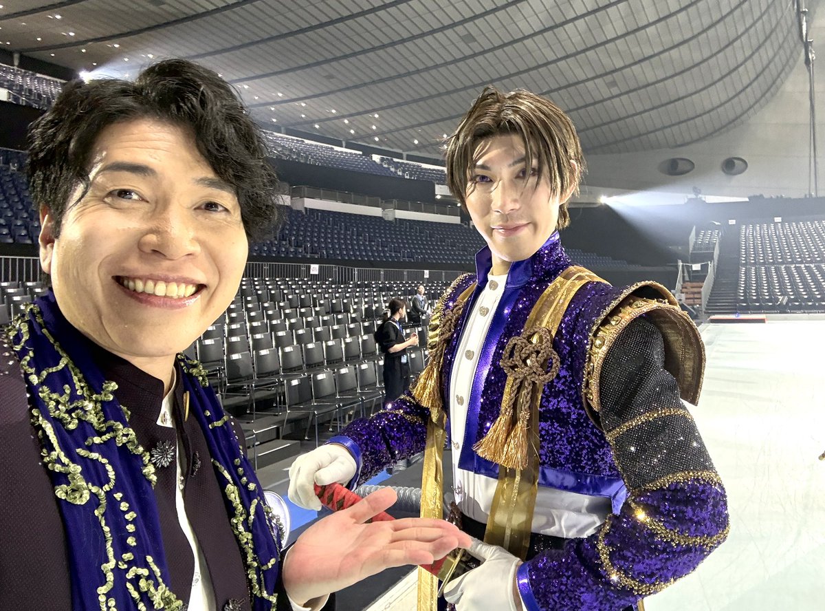 tarusuke_beam's tweet photo. 『#刀剣乱舞 - 𝐈𝐂𝐄 𝐁𝐋𝐀𝐃𝐄 -』
ご来場、ご視聴ありがとうございました！
素晴らしい、貴重な経験でした。
刑事さんありがとうございました。
圧巻のアクションにセリフも力がこもりました⚔️✨

長谷部とCVで記念に📷

#刀ブレ https://t.co/68bI6xGRkm