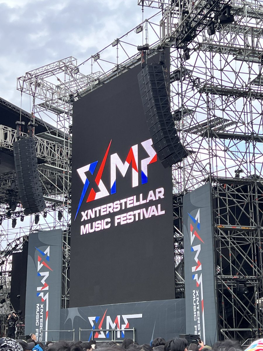 sodechandayo's tweet photo. 今年初開催のXMF、個人的にはすごく快適でいいフェスだったと思います。直前に急遽行くことにしましたが、日本チームがブッキングや制作に関わっているのもあって海外でもこのレベルのフェスが出来ることに感動してしまいました。来年の開催も楽しみです🇯🇵🇰🇷🤝✨ 감사합니다 #XMF2026 https://t.co/ml8QKMVdZR