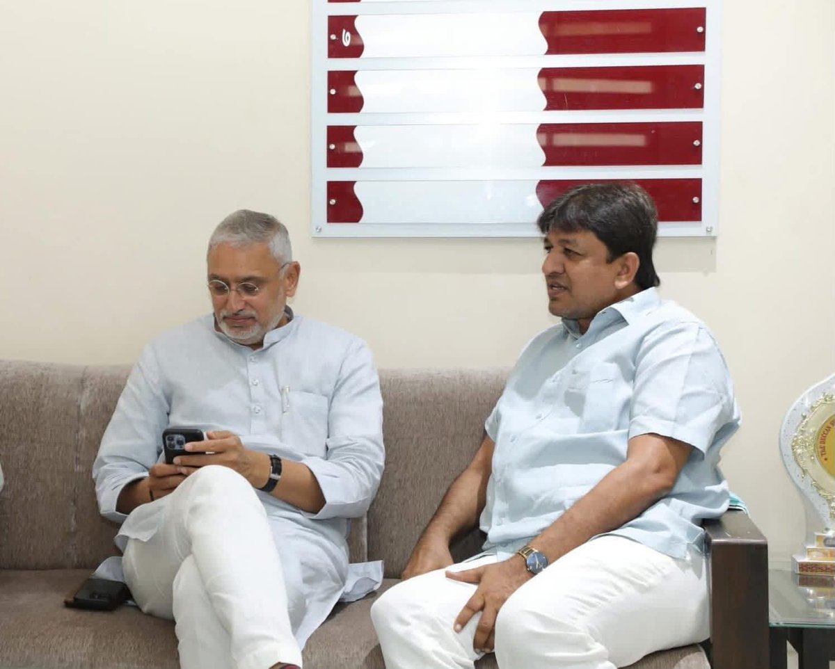 MLASandipDesai's tweet photo. ગુજરાત પ્રદેશ ભાજપના પ્રમુખ તરીકે શ્રી @iJagdishBJP સાહેબે યશસ્વી ૧ વર્ષ પૂર્ણ કરવા બદલ અભિનંદન અને શુભેચ્છાઓ પાઠવું છું.

આપના માર્ગદર્શન અને પ્રેરક નેતૃત્વ હેઠળ ગુજરાત પ્રદેશ ભાજપનું સંગઠન ઉત્તરોત્તર વધુ મજબૂત અને વધુ કાર્યદક્ષ બનતું રહે તેવી અભ્યર્થના સાથે શુભકામનાઓ. https://t.co/zm8BOHyu8p