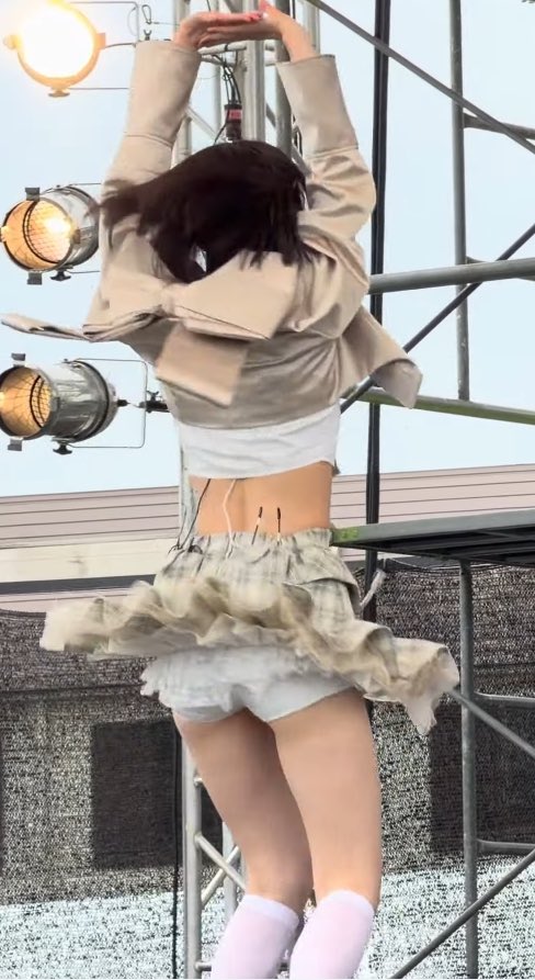 Idolizing777's tweet photo. 🍑🍑 https://t.co/f8vLmorpbW
