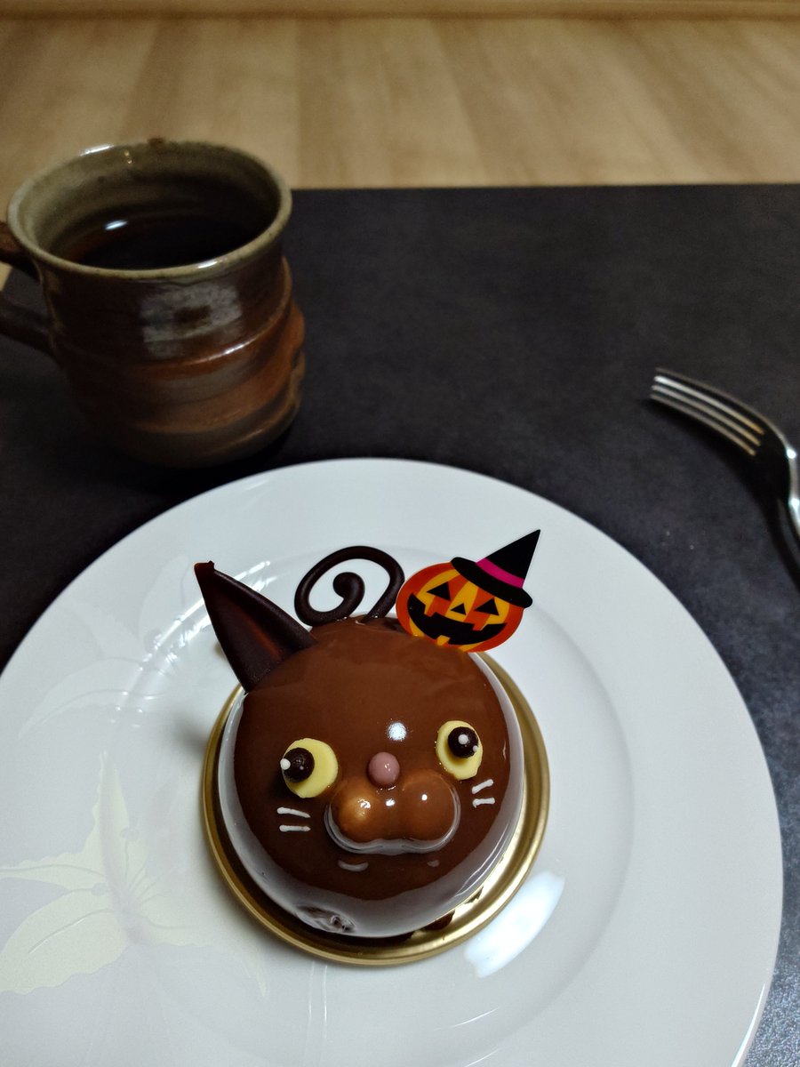 Catsmile6969's tweet photo. 猫のケーキ美味しかったです〜😺 https://t.co/LS1Y9Kb9Oe