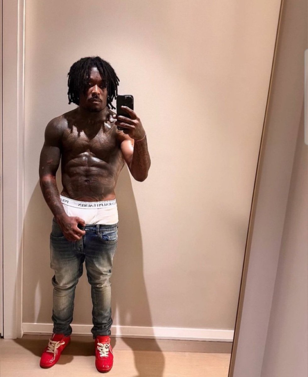 the_chatroom__'s tweet photo. Lil Uzi in new pictures 📸 👀👀
#jt #sunday #using #youngmiami https://t.co/f29OBaGca2