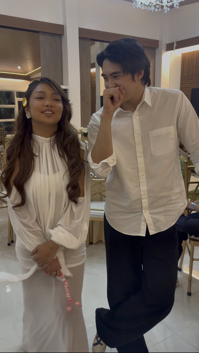 Kverjos's tweet photo. Wala tayong magagawa ganyan niya talaga tignan eh🤷‍♀️🤭 https://t.co/EXlbEzUN6G