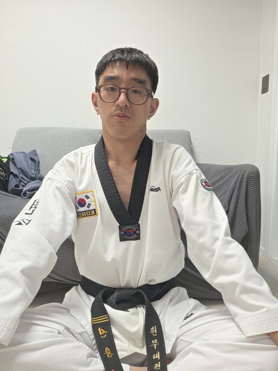 syk8306's tweet photo. 태권도연습  마무리 샷ㅋ  입니다 https://t.co/Ohq2yUjIQN