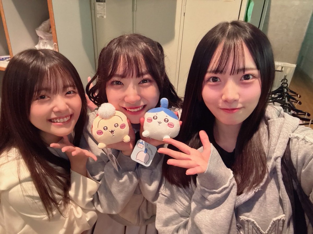 nmb48_zenchan's tweet photo. よしみんさん🐙✨
ご卒業おめでとうございます！！

最後にお会いできてうれしかったです😭
ちいかわのプレゼントお渡ししました⭐️

後輩に優しく接してくださるよしみんさんこれからもずっと大好きです♡♡

よしみんさんがこれからも幸せいっぱいの日々を過ごせますように☘️

#吉見純音卒業公演 🩷💙 https://t.co/iwTxXVLMkH