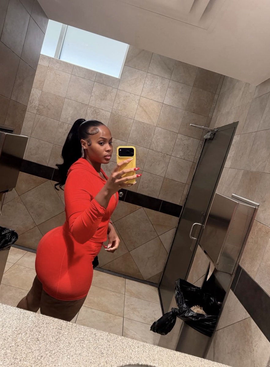 lolawhiteu99f's tweet photo. Pretty in red ❤️ https://t.co/D9aGGv2Z7P