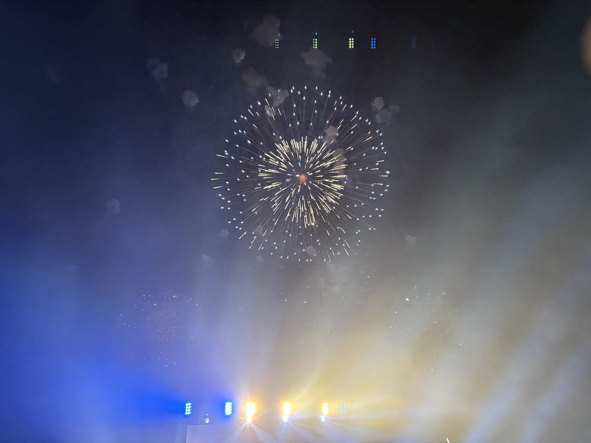 yoppeleah's tweet photo. 今年も最高に美しかったし楽しかった、DJ和と花火師の方々による音楽と花火の融合フェスにして、地元ひたちなかゆかりのアクトも出演した、ひたち海浜公園でのrockin' star Carnival 2026のレポ。やっぱりこの場所が1番好きだから、こうやってこれからも毎年あそこに行くよ。
https://t.co/l4xDGgchv2 https://t.co/y6oCLKvosi