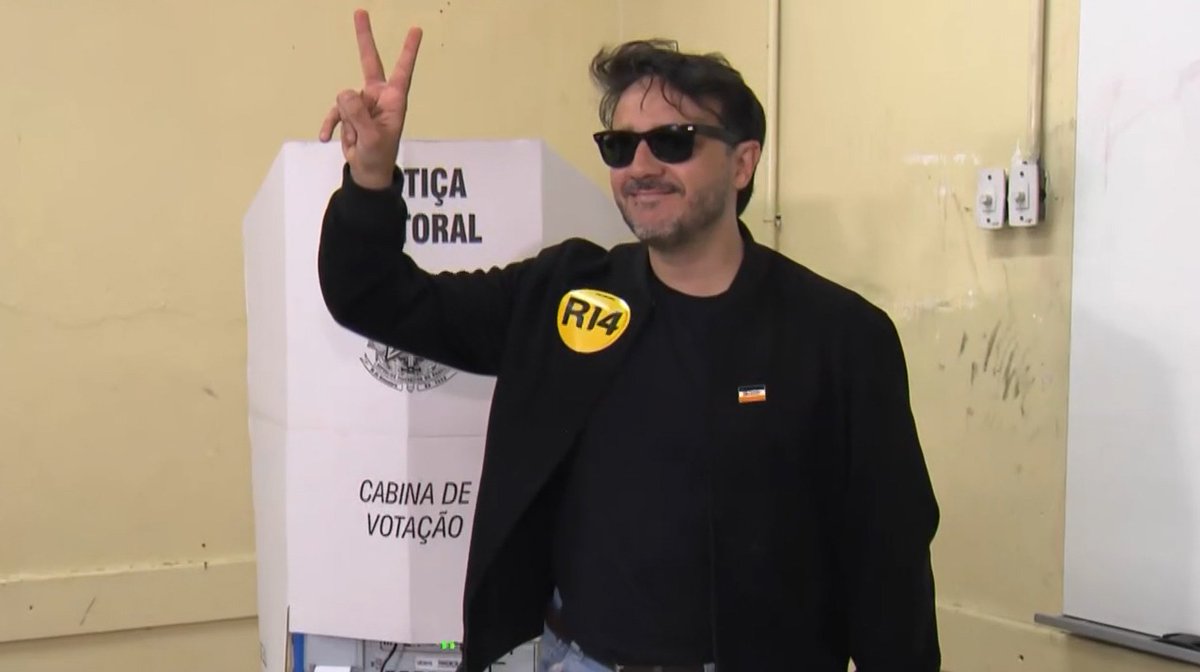 Estadao's tweet photo. Renan Santos vota em SP e diz que a eleição de 2026 é a ‘mais bizarra de todas’

“Vocês estão presenciando a eleição mais estranha desde a redemocratização”, disse o candidato do Missão à Presidência → https://t.co/rjTe17hK48

📷: Reprodução/Globo News https://t.co/eWHADmetp0