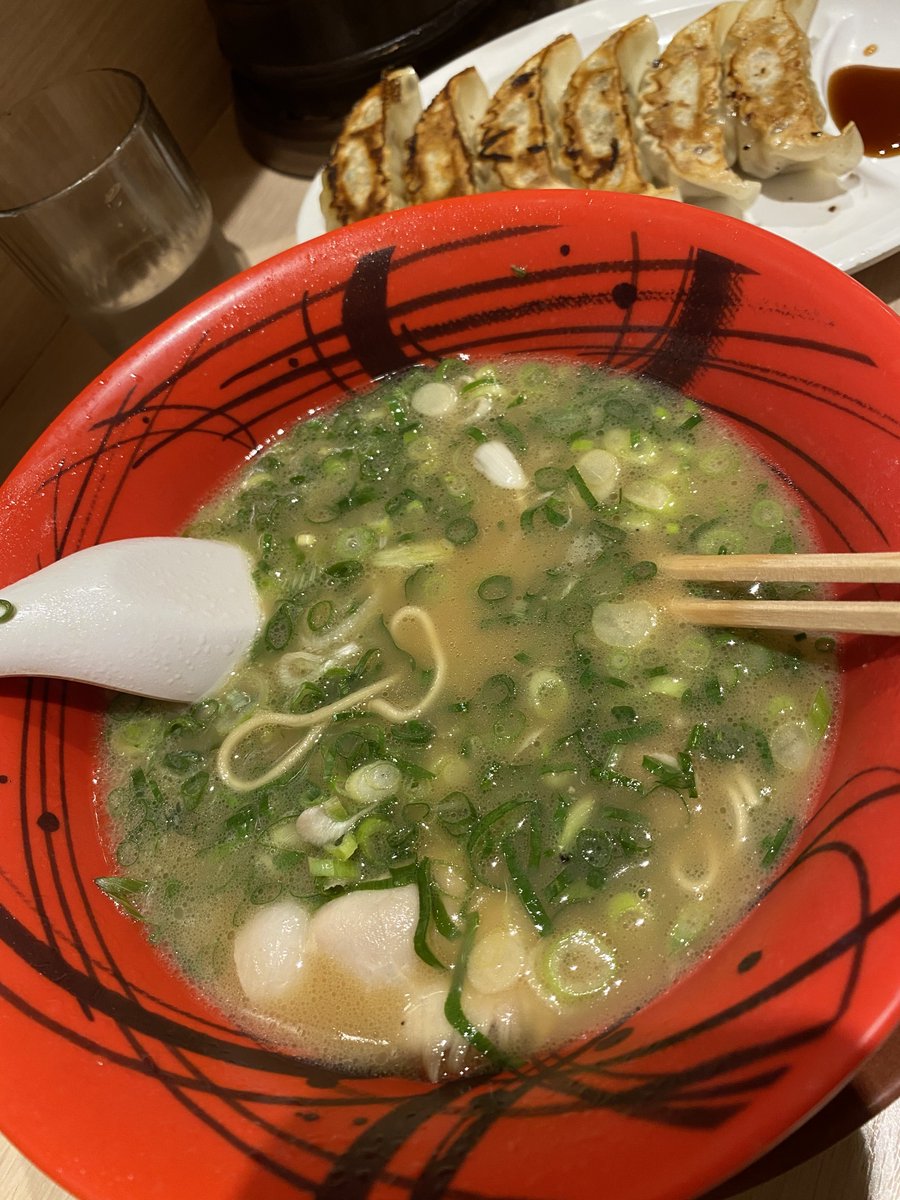 tackgy's tweet photo. ＃週末
＃tacica
＃呑む
＃ハシゴ
＃持ち帰り仕事何もできてないけど
＃週末
＃踊った
＃週末 https://t.co/bLs3mT11Tj