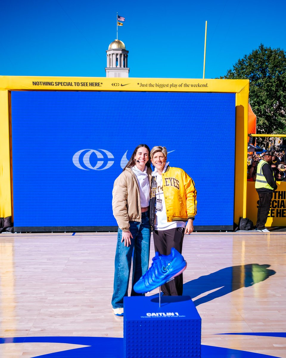 goiowa's tweet photo. Never long enough…but, how great was it to have @CaitlinClark22 back home?!🙌🏼 So awesome to see you, Caitlin! Love you much!😊And, just in case you haven’t heard…your shoes are🔥! https://t.co/6KlcF1el4V