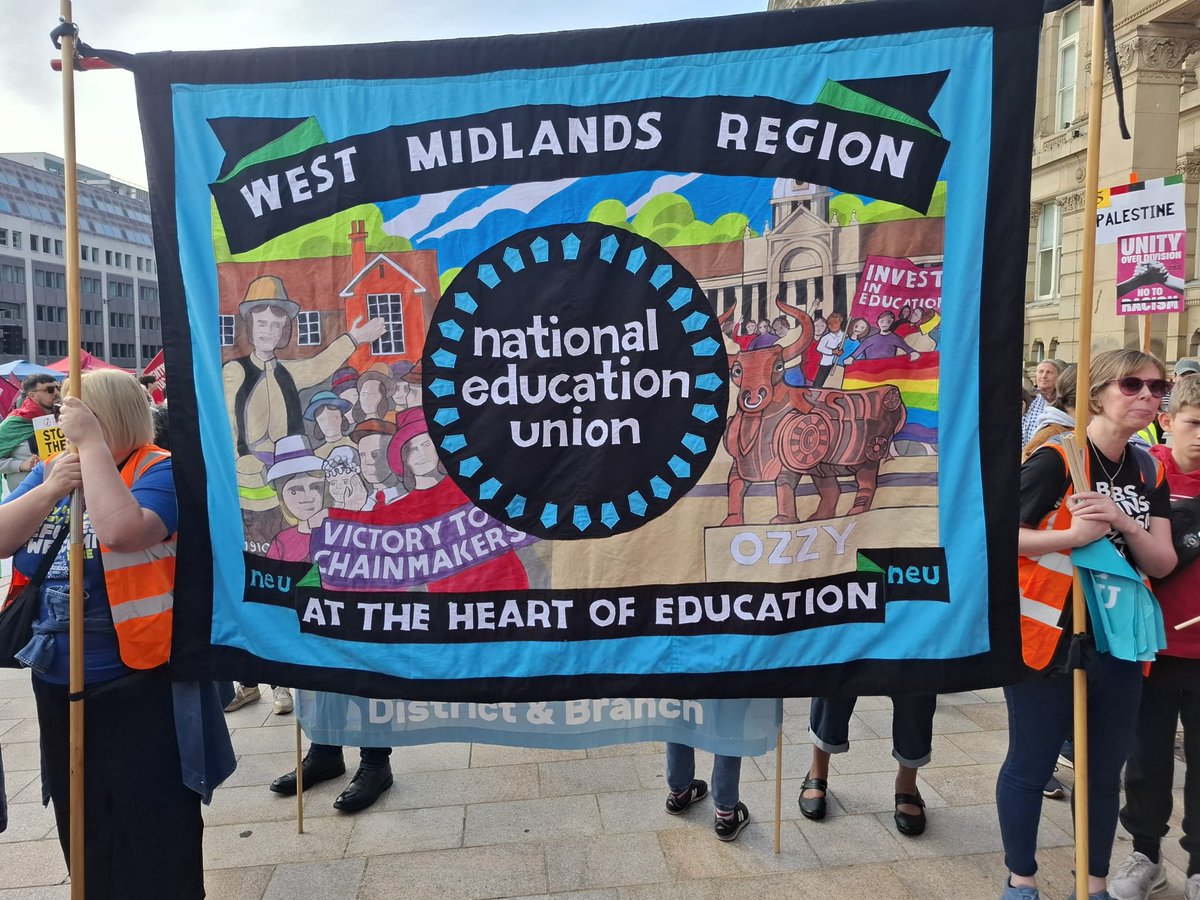 TUCMidlands's tweet photo. Amazingly upbeat positive atmosphere today as trade unions joined the unity march in Birmingham, Speaking up for tolerance, equality and a determination to tackle racism in rhe workplace and wider society. https://t.co/lgPro2zqAn