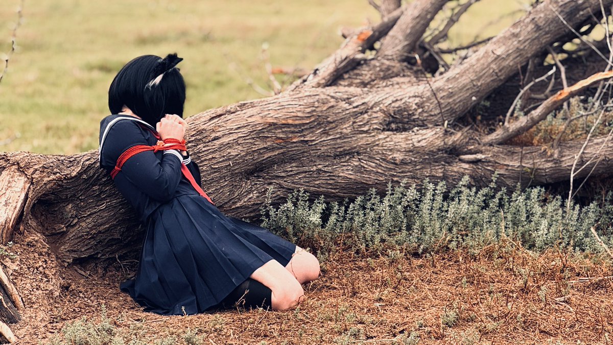 andrei_tanto's tweet photo. Hinako Shimizu, just before the fog closes in. 🌫️

#SilentHillf #HinakoShimizu #SilentHillCosplay #Shibari #CosplayPhotography https://t.co/jAVxGyrML4