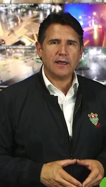 IsabellaPa92060's tweet photo. La peor 💩 mundialmente de alcalde @RQuinonezL  solo guate lo apoya @muniguate 

¡ALCALDE CAPITALINO ENTRE LOS PEOR EVALUADOS!
Ricardo Quiñónez registra un 71.1% de desaprobación y se ubica en el puesto 16 de 18 capitales latinoamericanas según encuesta de CB Global Data.   LA IGNORANCIA ES LA RIQUEZA DE LOS CAPITALINOS