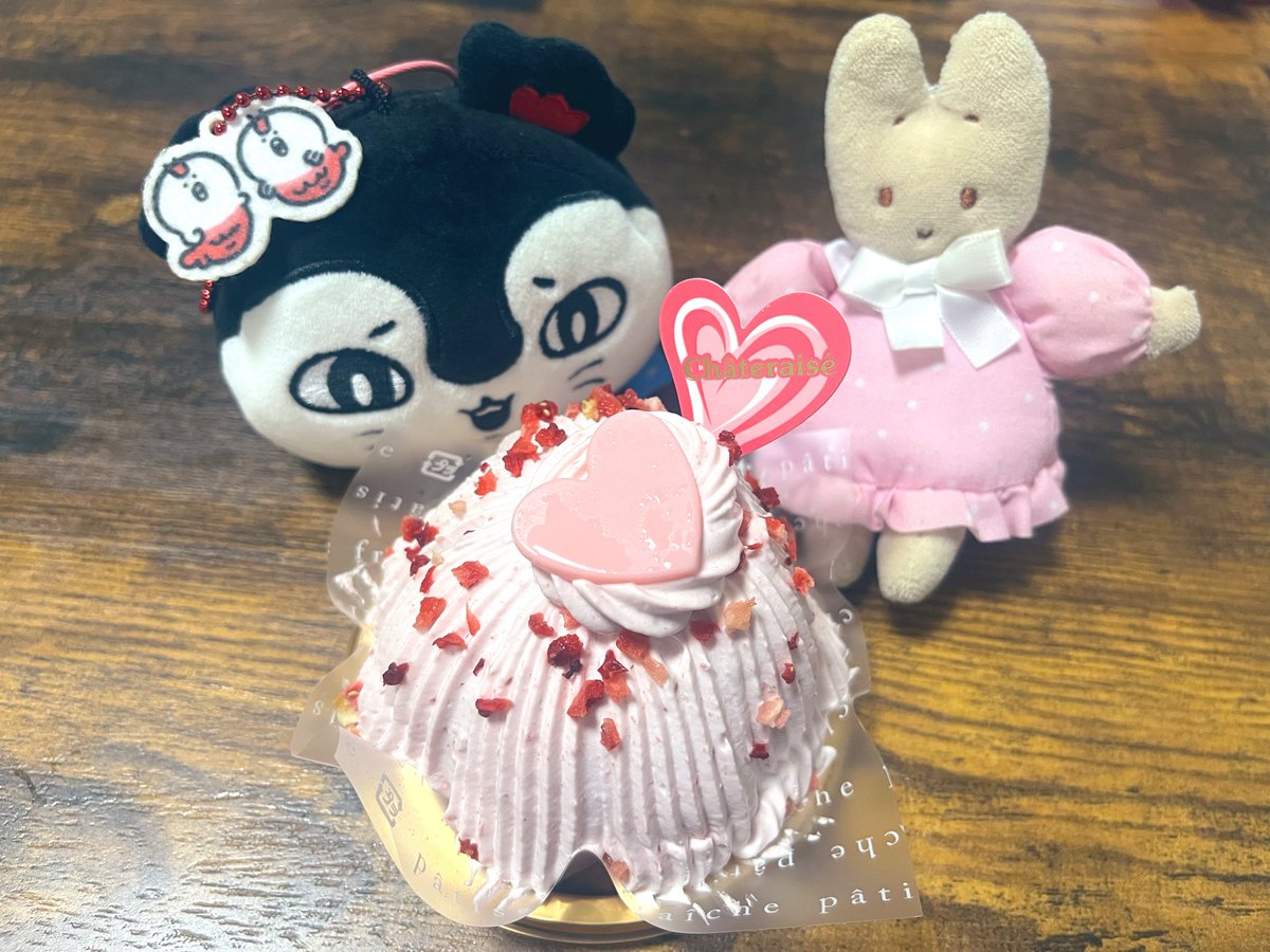 saena_v's tweet photo. 今年も無事レベルアップする事ができました！！イェーイ！
最近、悲しくてくやしくてしんどくてどうしようもできない事があって…毎日疲れてました😂
友達や家族や同僚との時間のおかげでなんとかやれてます🥲
私は楽しい事が大好きなので、これからも人生楽しんで行くぞー！！ https://t.co/4vI5E0pcsD