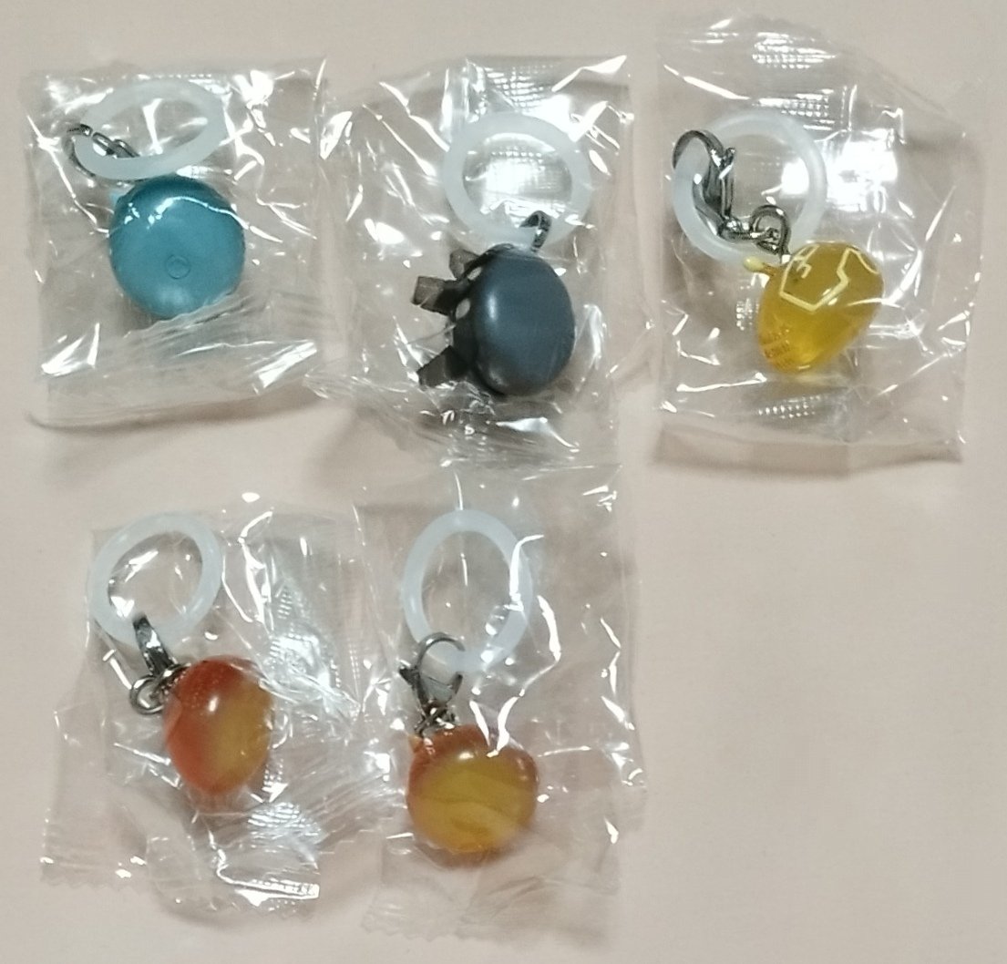 mko_kom's tweet photo. 原神 交換 スライム めじるしアクセサリー ガチャ

(譲) 
岩 炎×2 水 雷(変異)

(求)同種(記載数募集)
風(2)
氷(2)
通常雷(1)

まとめて優先、郵送でのお取引
※お声がけいただく際は、固定ポストのご一読をお願いいたします。 https://t.co/0x1VqNYM45