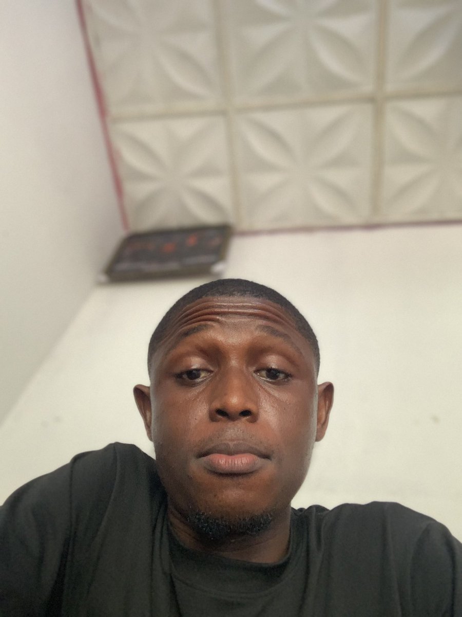 _foster_joshua_'s tweet photo. Keep this 4 pictures incase I cook one celeb una go quickly find me cus I wan cook soon😂 https://t.co/kie5e4AiAN