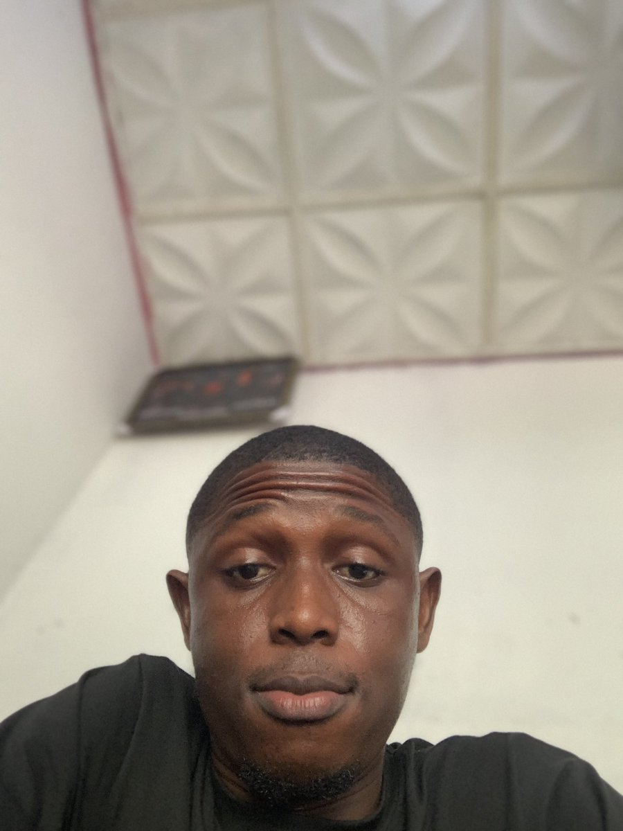 _foster_joshua_'s tweet photo. Keep this 4 pictures incase I cook one celeb una go quickly find me cus I wan cook soon😂 https://t.co/kie5e4AiAN