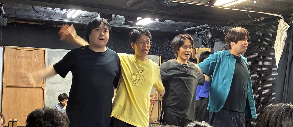 masaharuover's tweet photo. 今日も一日お疲れ様です！
これから夜勤の皆様は頑張りましょう٩( ᐛ )و

今日の「#兄弟ブルース」の稽古は
歌とダンスでした！
まだまだ頑張って参ります

ご予約受付中です！

ご予約ページ↓
https://t.co/TJhm47ufGq
#11月
#下北沢
#舞台
#ミュージカル https://t.co/wpVYPFcZ30
