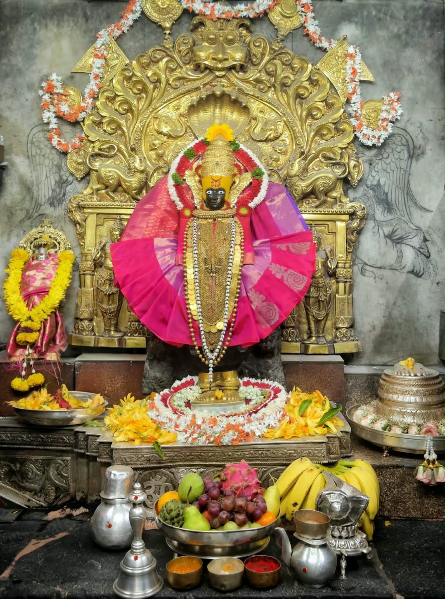 NarayanGambhir's tweet photo. Today’s Alankar Pooja #Mahalakshmi#Ambabai#🙏🏻 https://t.co/lSWdK2uTWX