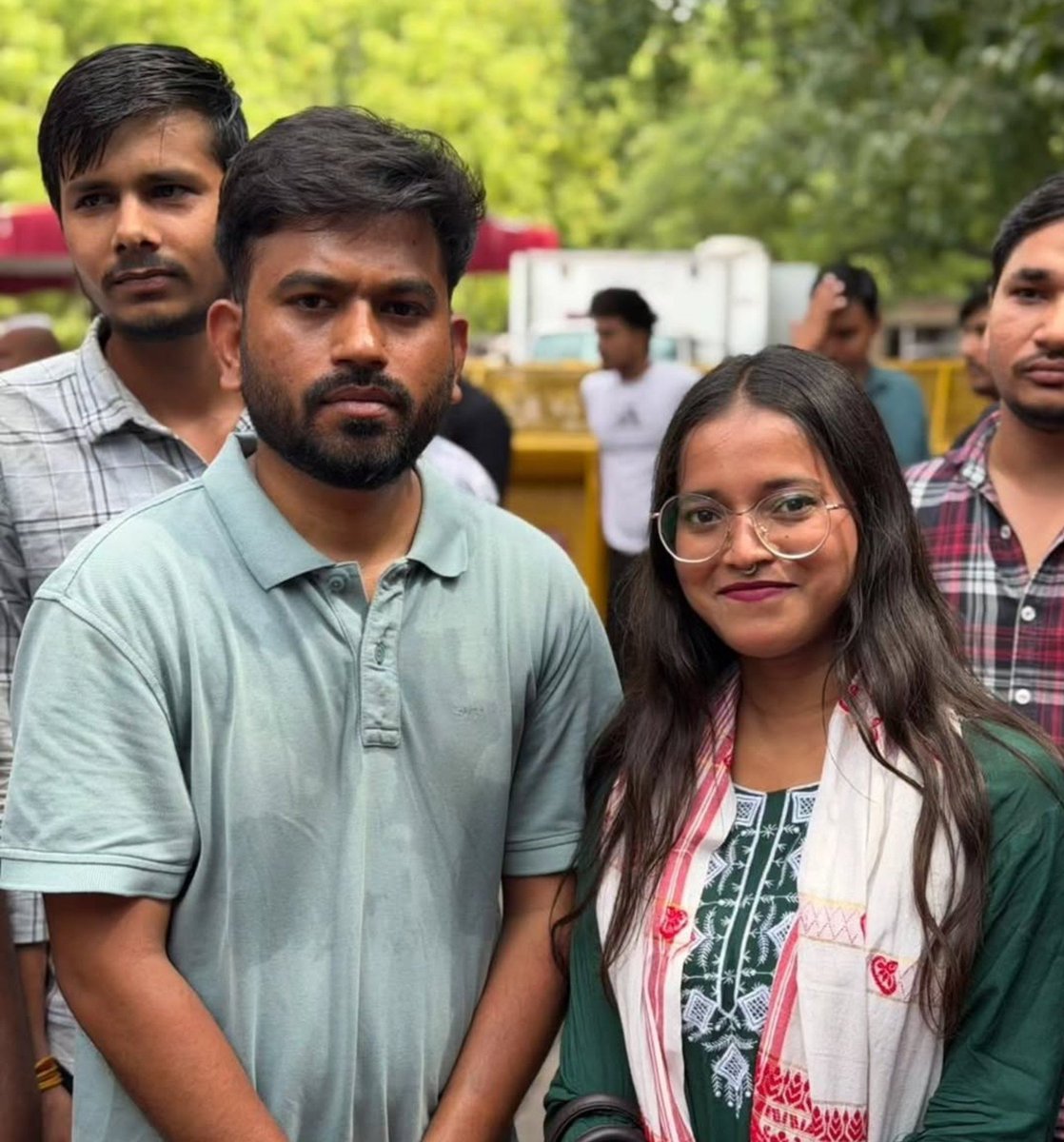 Asur_03's tweet photo. @abhijeet_dipke @narendramodi Neha Bora:
- She is living on protest only, 
    for which she gets fund
- 1st video how she and her group att@ck on police.

Rosy:
- CJP member.
- Give your proofs to crime branch which you don't have.
- you're are just spreding fake narrative. https://t.co/5Sy76fAQg0