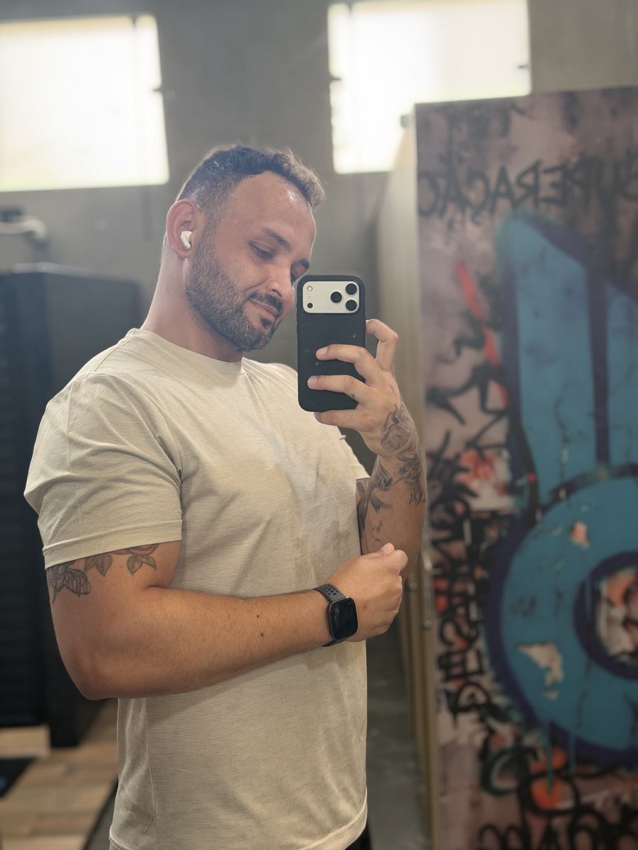 Brun0Teodor0's tweet photo. Malhei braço pra apertar 13 com força ⭐️ https://t.co/8NlxlFDa4P