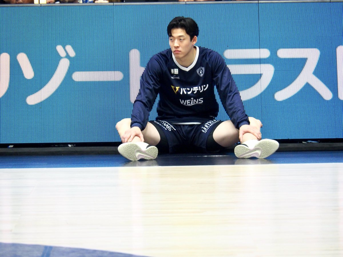 HeMerkava's tweet photo. ここからが本当の戦いだ
リカバリーから大阪へ移動、大阪戦から中１日で京都戦、戻って1日練習できるかどうかで千葉J戦…時間が敵というラッシの表現は、収穫・修正をチームに落とし込む時間確保が厳しいことを指してるように思う🤔

怪我が怖い中、PTの偏りが気になる。幹太の力が必要だ💪
#ビーコル https://t.co/xlQ51mXITF