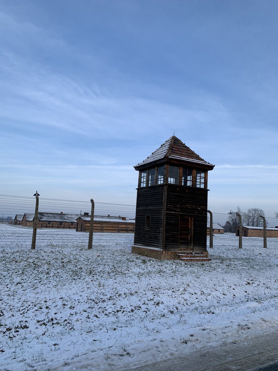 tomjhpark's tweet photo. Nazis killed:
• 3 Million+ Polish Jews
• 2.77 million non Jewish Poles

Soviets killed:
• 150K+ Poles post 1939.

Ukrainians killed:
• 100K+ Poles under Volhynia and greater area.

Poland still has 870K+ refugees and is protecting Eastern Europe. 

That is FORGIVENESS ❤️🇵🇱 https://t.co/Gv1ScpOtfg