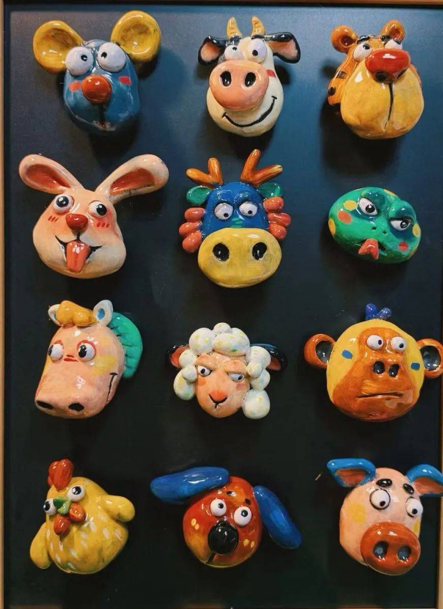 NeidaKciws's tweet photo. Unión de Estudiantes de Arte organizará taller de pintura para principiantes este sábado en el parque central! Ven y descubre tu lado artístico. https://t.co/8eO52Kk9py
