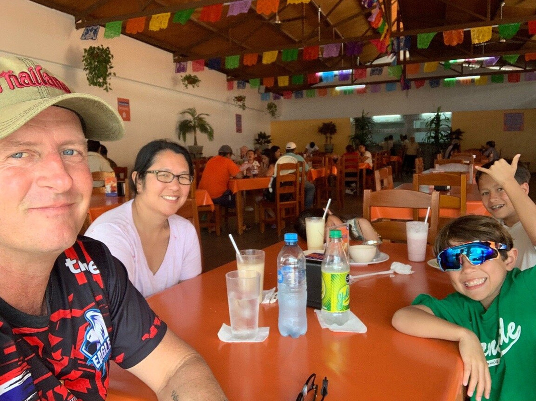 GeorgiaAskgrk's tweet photo. Tacos al pastor con pia asada, salsa roja casera y limón! El sabor exótico que te transporta directamente a las calles de México. https://t.co/DiSekRCeJY