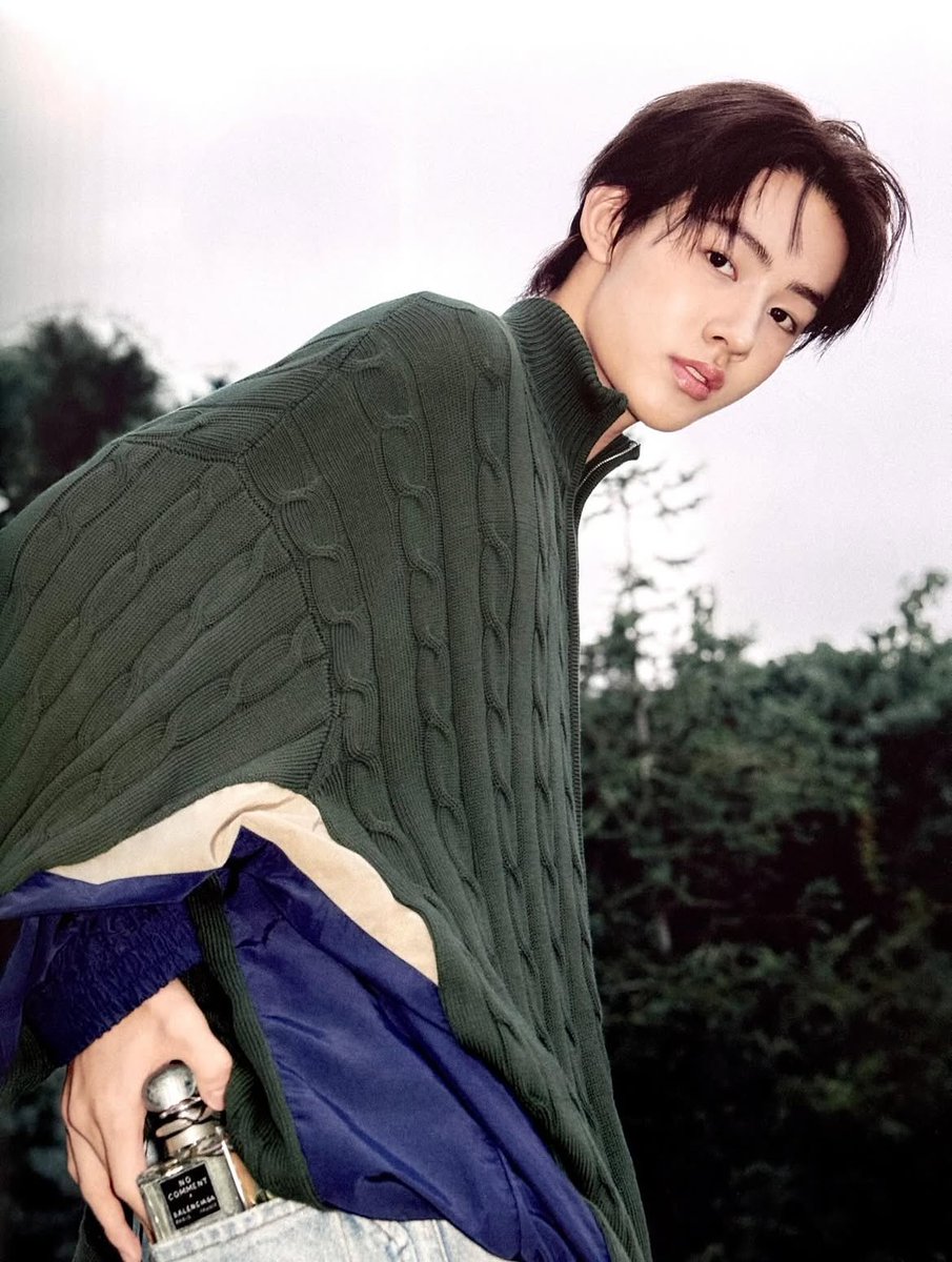 poutyhyeon's tweet photo. thinking about seonghyeon for dazed korea https://t.co/dQiE0rzuDf
