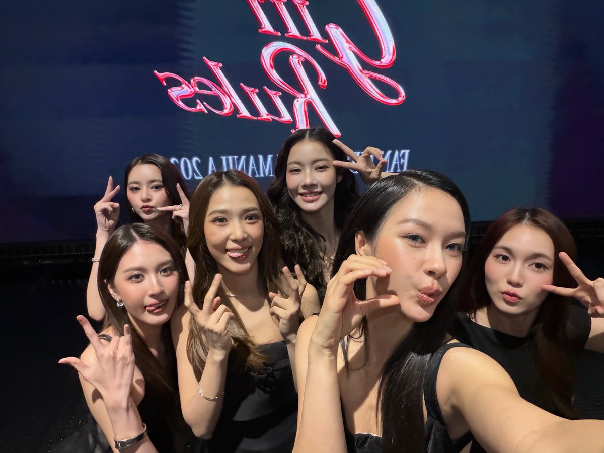 ddeulgiseyo's tweet photo. the only best thing that came out of gr is the close friendship and strong bond between these 6 beautiful women :’) congratulations for successfully wrapping up the fanmeet tour girls 💚🩷🩵💛🤎🤍

#GirlRulesFMinManila https://t.co/iz67ii90D6