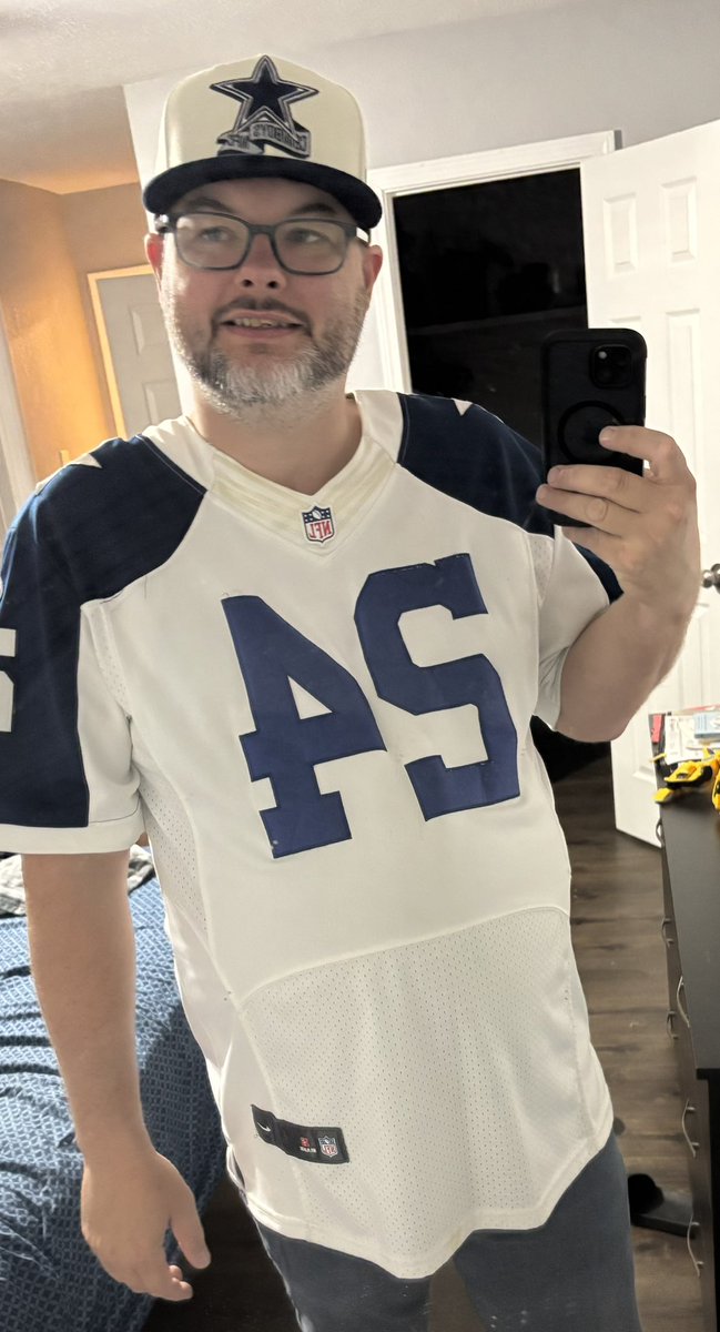 jamerson_315's tweet photo. Rocking this old Morris Claiborne jersey to the game, today. 

Cowboys Vs Texans
@dallascowboys 
@HoustonTexans 

#CowboysVsTexans
#dallascowboys
#htownmade https://t.co/nQNQLAsThG