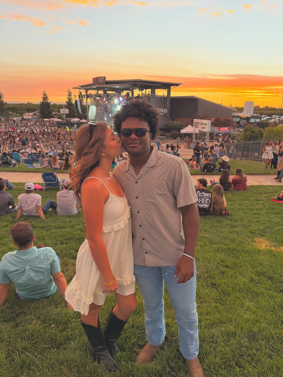 SageHunt64853's tweet photo. #InterracialCouple #WWBM #WhiteWomanBlackMan #BlackManWhiteWoman #MixedCouple #InterracialLove #BNWO https://t.co/QUubXow8Ib