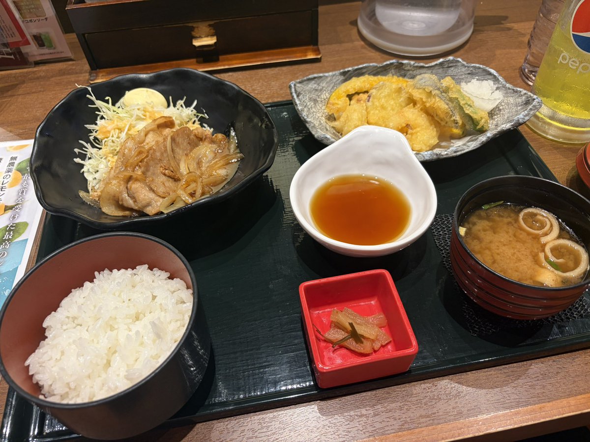 RIpatienCE02's tweet photo. 今日は八王子のTAMAコミに参加してきました
ゆめこさんとあみひつじさんの星洋堂夢店、みかげさんのThe Girl in Lemoriumのグッズを購入させて頂き、色々とお話等もできて楽しかったです！
その後、教えていただいた竜泉寺の湯に行ってきましてスーパー整ってきました
夕食もめちゃくちゃ美味しかった https://t.co/Xt9RKr42ay