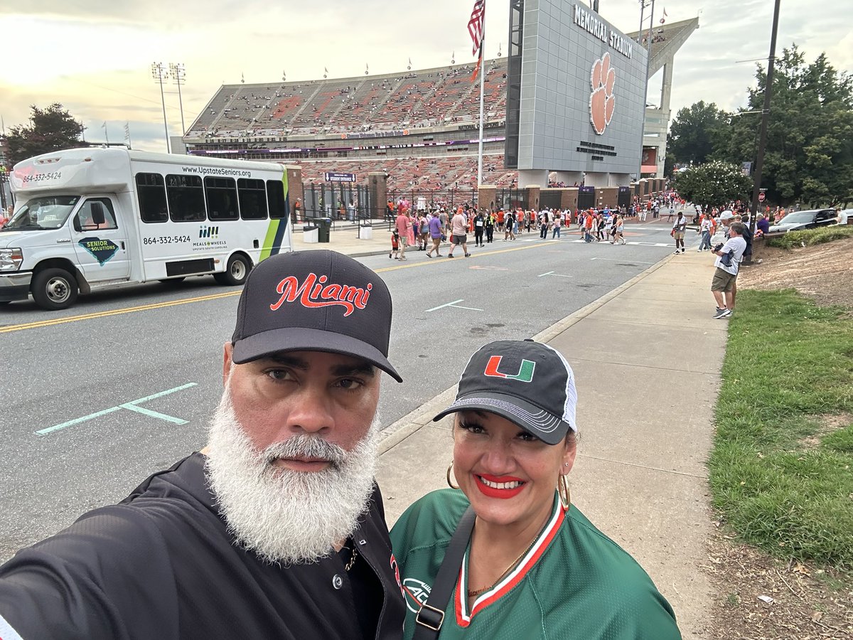 jboogie305dade's tweet photo. We was outside!!!
#YoYoYo #LetsGoCanes https://t.co/INMmdWWuTU