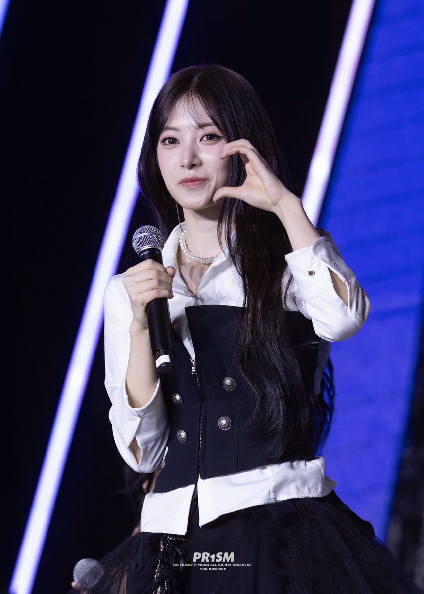 PR1SM_0326's tweet photo. 261003 입크 페스티벌        

#리브 #LIV 
#RESCENE #리센느 https://t.co/8Y8hvkT5vd