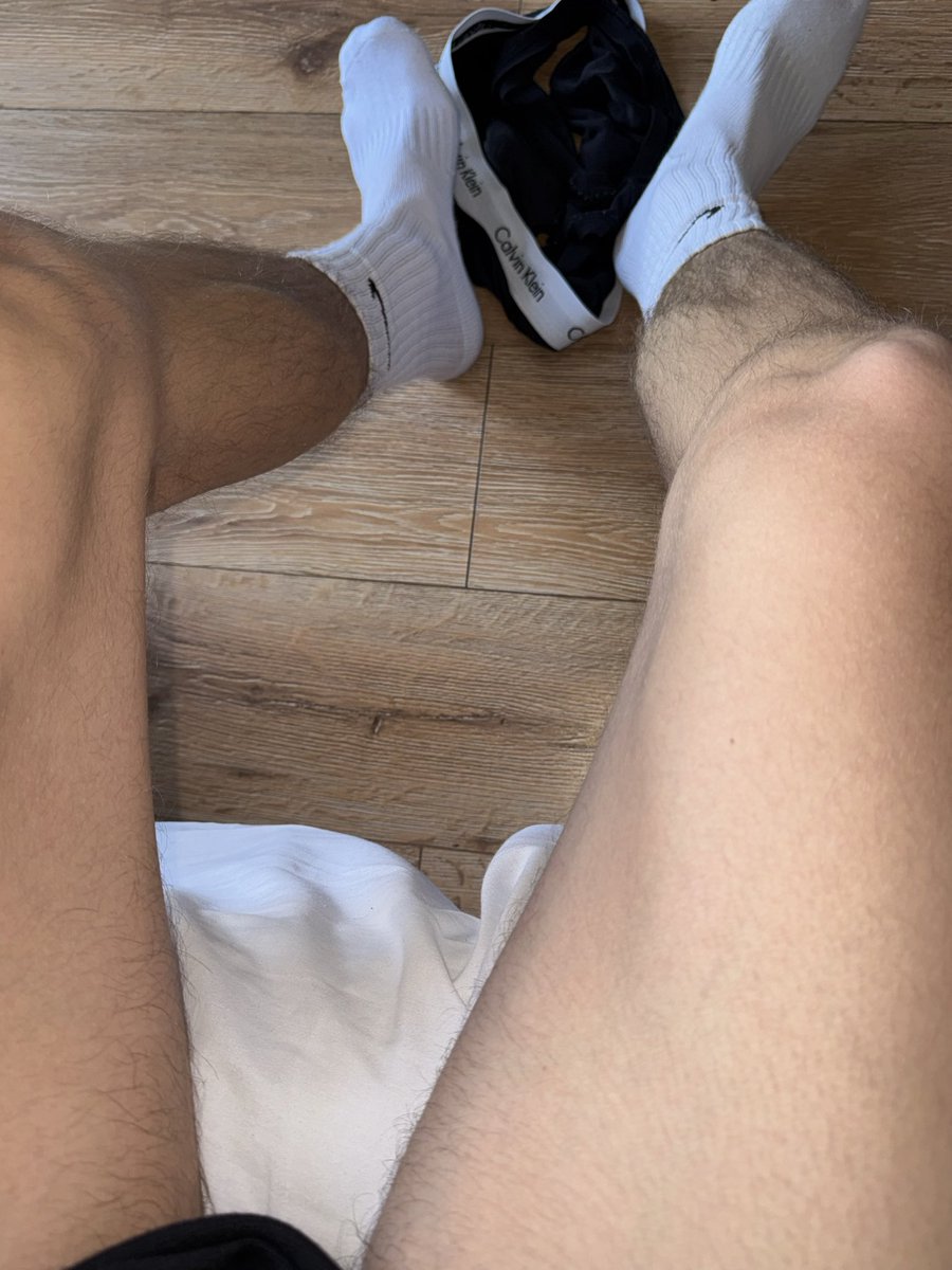 DoubleTroublesm's tweet photo. Another reveal, this time it’s my turn… leaving on the floor what I don’t need. 😈🔥

#chudai #hot #gay #men #socks #boxers #twink https://t.co/TC3iCM5imX