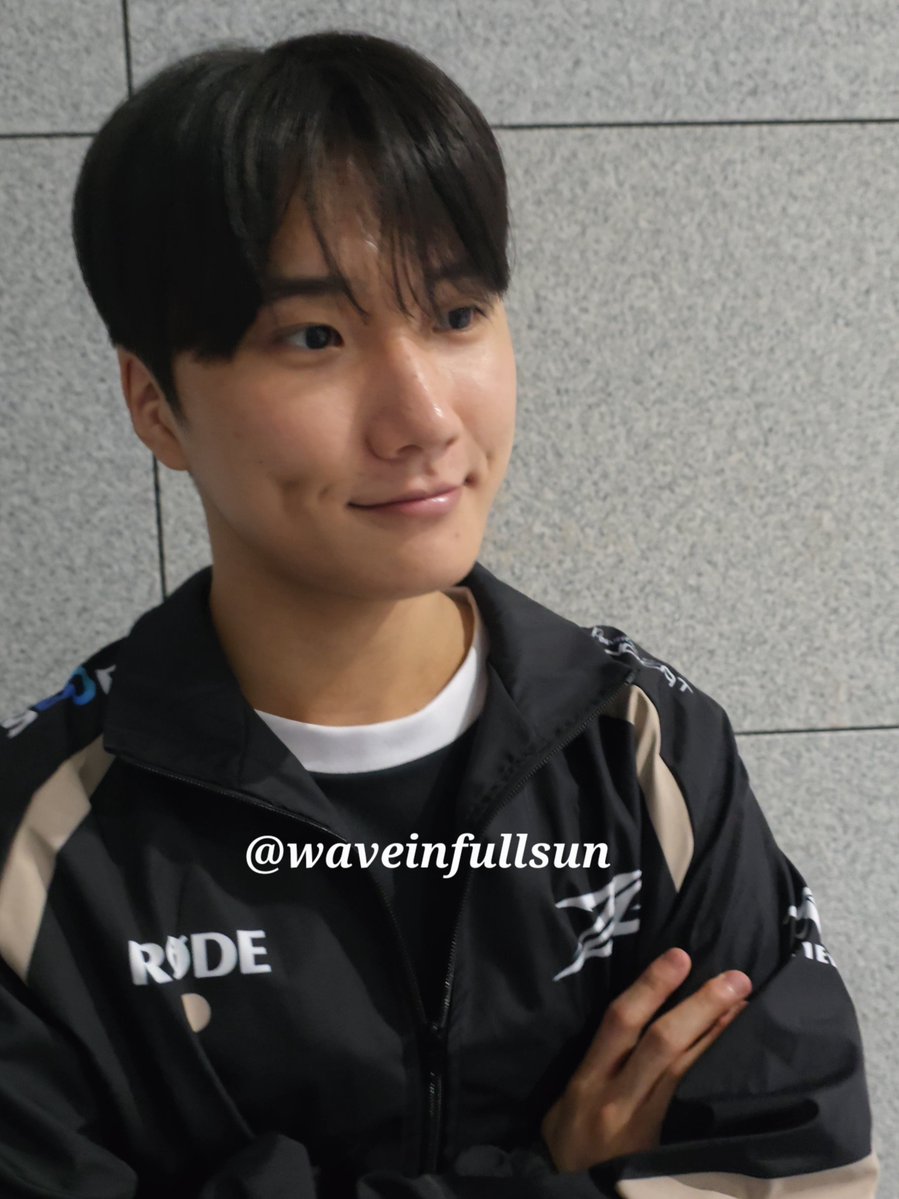 waveinfullsun's tweet photo. 도파민 풀충전 하루 💦
너무 늦게 와서 죄송해요 https://t.co/qSUWk572py