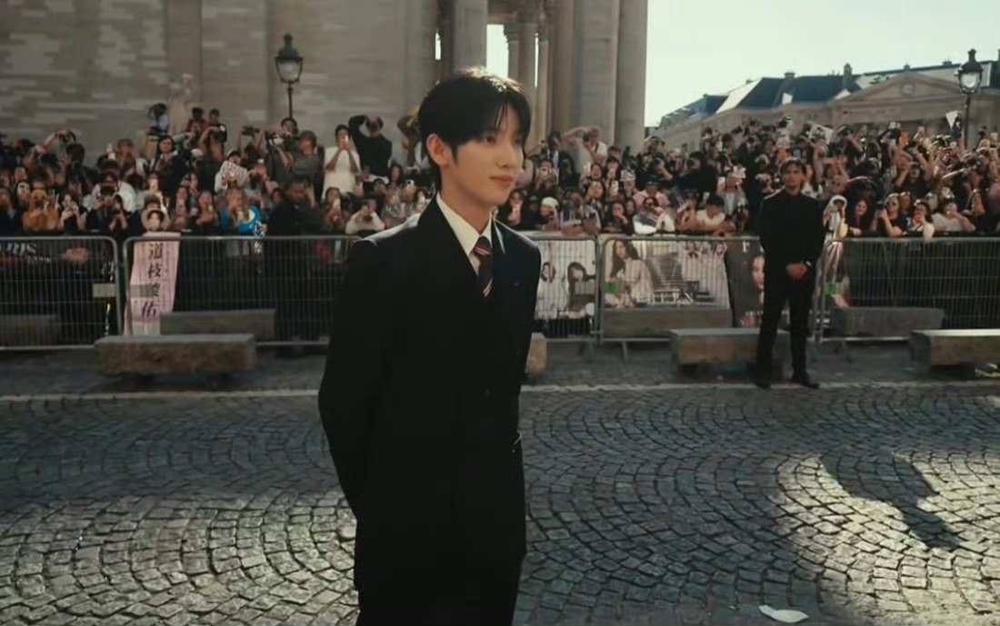 hannanini88's tweet photo. Valentino's aesthetic is bold yet delicate. So is Siwoo. This pairing is going to be iconic.

PARK SIWOO AT VALENTINO PFWSS27

#PARKSIWOOxVALENTINO
#VALENTINOPFWSS27
#PARKSIWOO https://t.co/zbukAy5KpJ